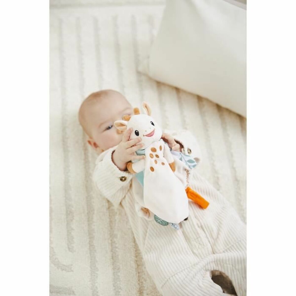 V2H4AA194FF4EA75425906BCE658217A695R5775276P4