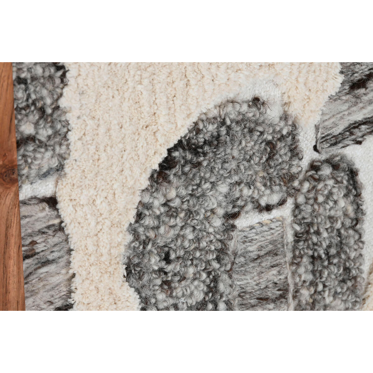 V6H419154FC85CEF05DB2C652547DA9A58BR6372135P3