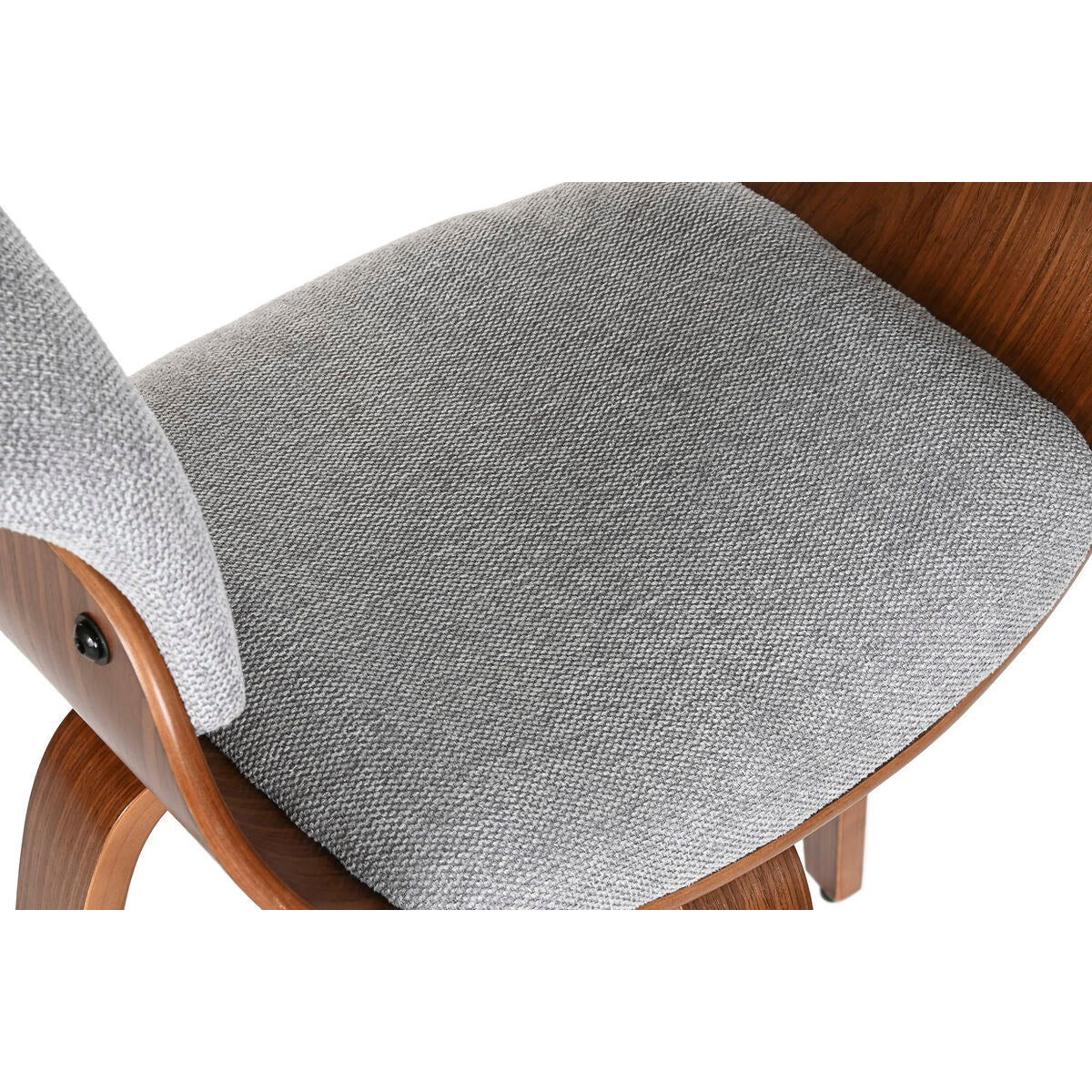 V4H9EA262AE213E52B8A4591D05A15302DER6632979P5