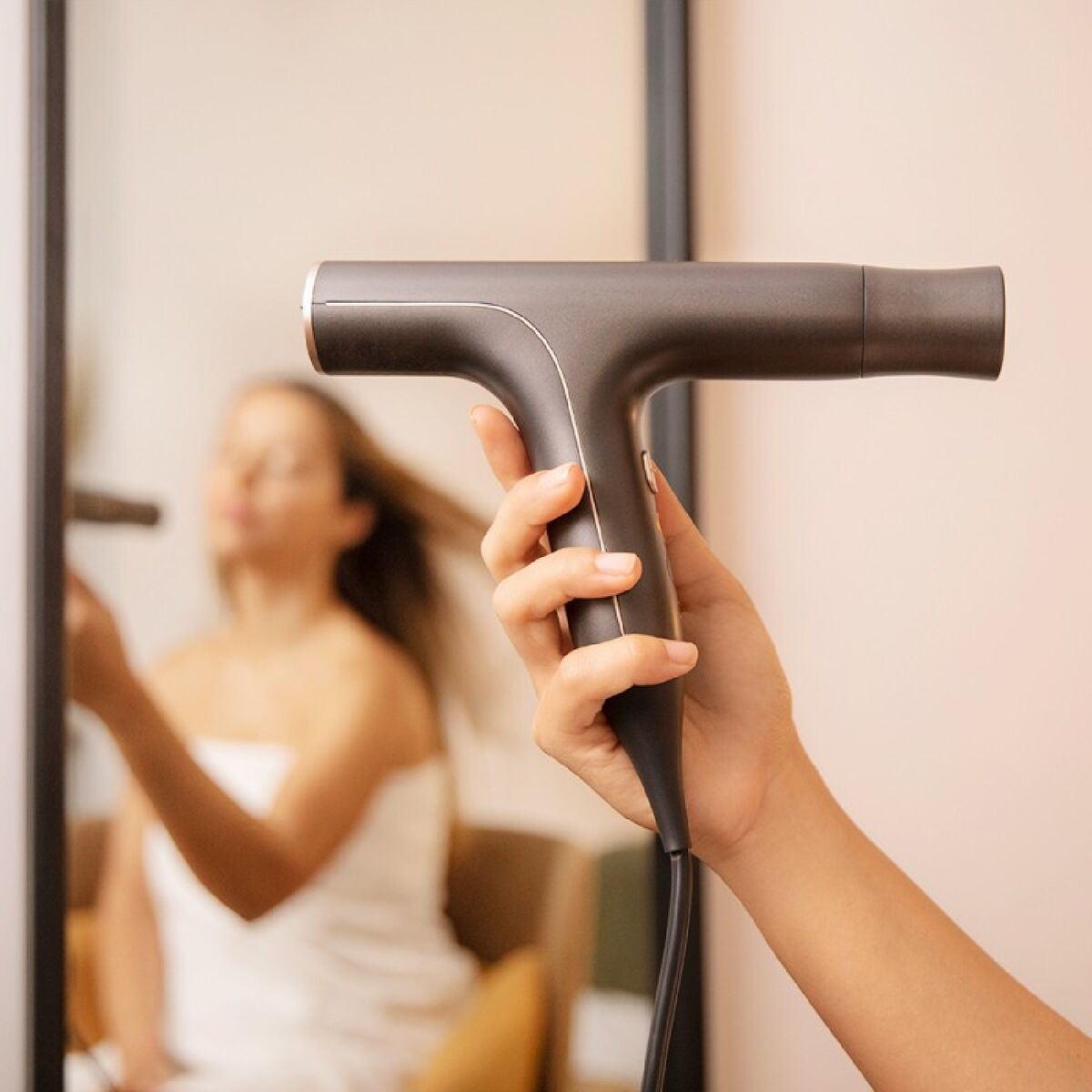 V2HAAC27142B09FF2424BF9895F334B6B77R6913983P4