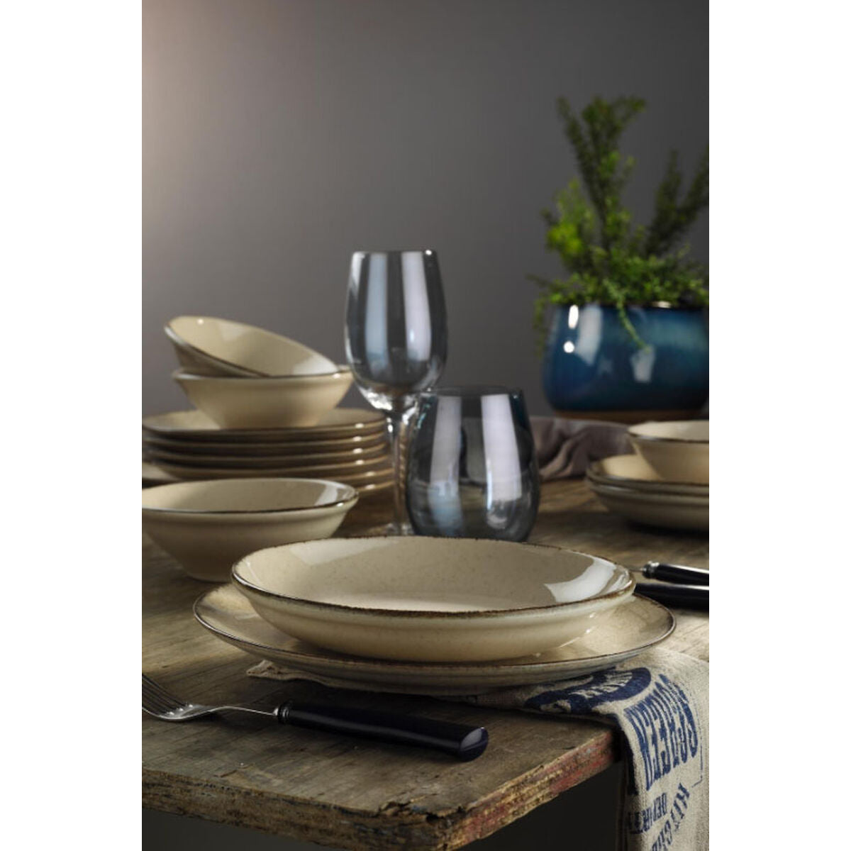 V2HF7A9A68CDB0CE214129013A59680161CR5600933P2