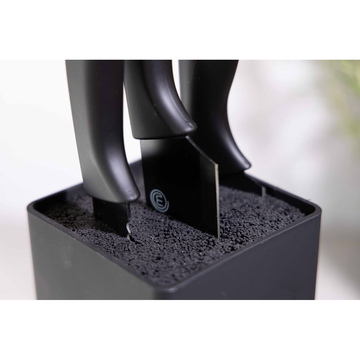 V2H1C8B6B48680A1C7A94738DF305ACC11FR5602584P3