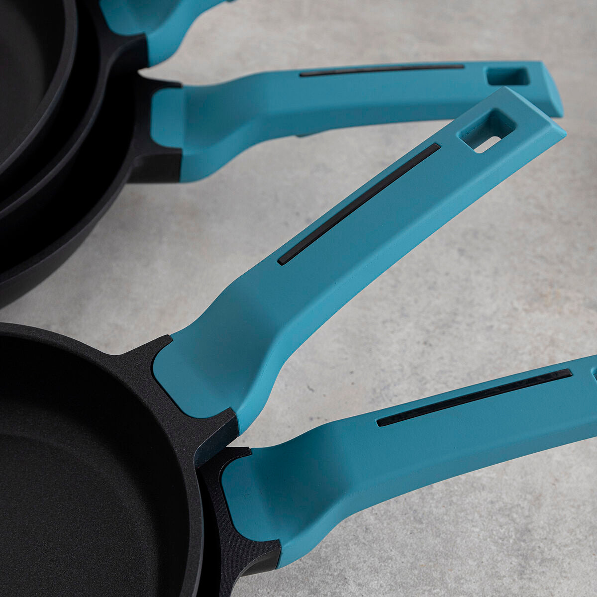 V2H154E7D95FCC89DA9870F4F8AF33021A0R6366674P4